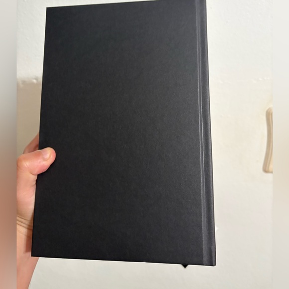 Iron Flame: Empyrean Series Book Two/ New with no marks - Picture 7 of 7